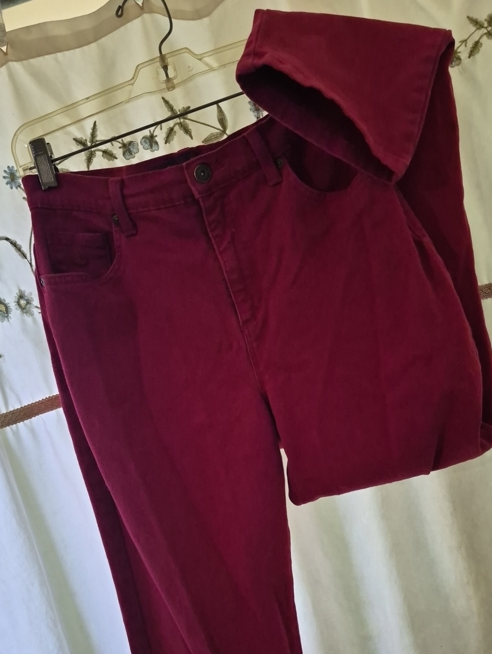 Gloria VanderbiLt 6 Burgundy